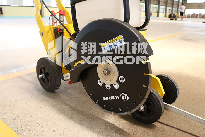 液壓(ya)圓盤(pan)切割(ge)鋸 液(ye)壓圓(yuan)盤切(qie)割鋸(ju)