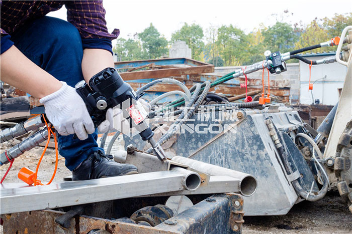 液壓沖(chong)擊扳手 液(ye)壓沖擊扳(ban)手